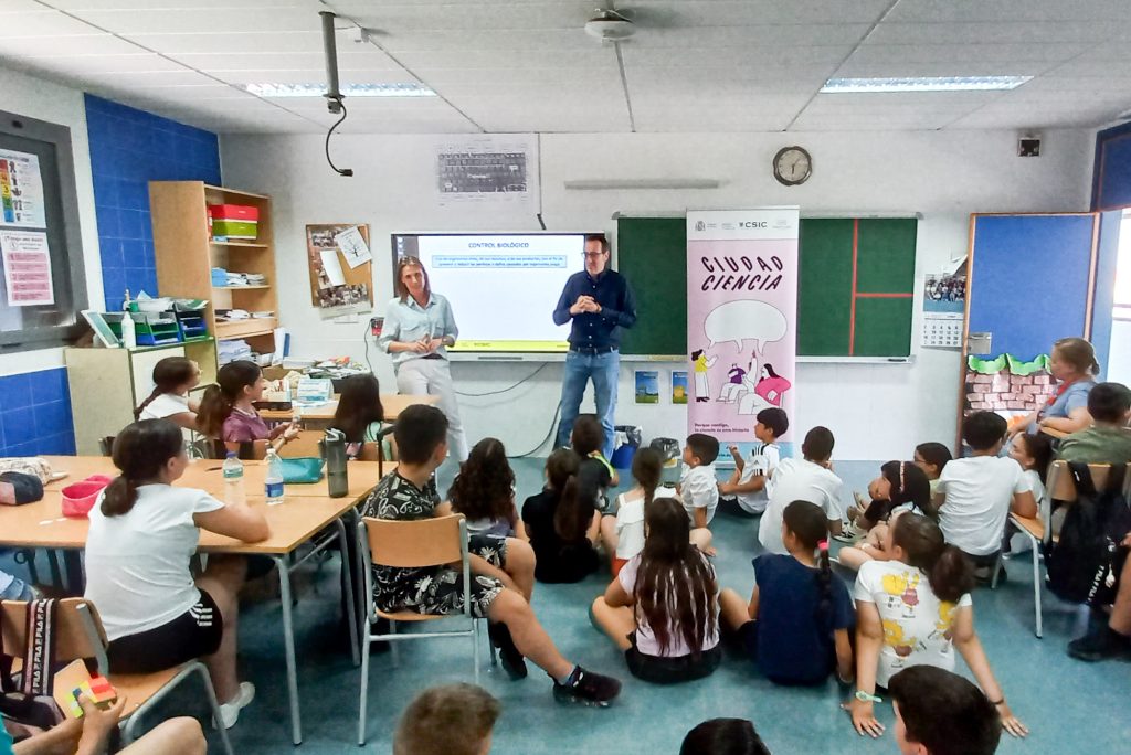 El CEIP José María del Moral acoge una nueva charla del programa Ciudad Ciencia